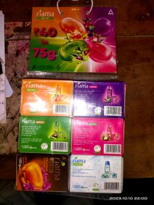 1 Eye Brow Razor And Fiama 6 Soap