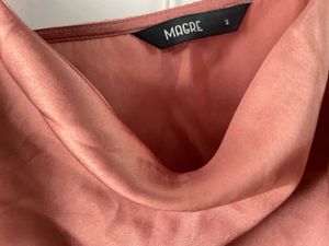 Crowl Neck Sleeveless Silk Top