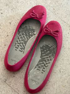 Clarks Hot Pink Ballet Flats
