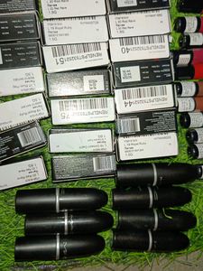 Lipsticks .. Lipstick.