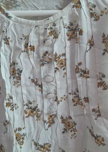 Vintage-Inspired Floral Button-Front Top – Soft