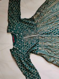 Beautiful 😍 Green 💚 ethnic gown