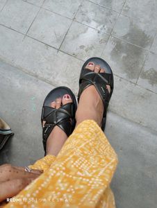TITAN Women&#39;s Black Casual Sandals