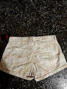 H&amp;M unique Shorts