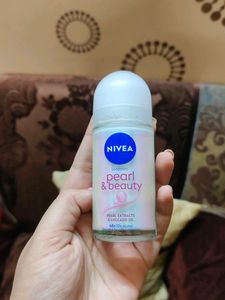 Nivea Pearl Beauty Roll On