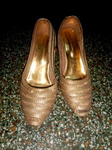 Goldy Jutee Heel