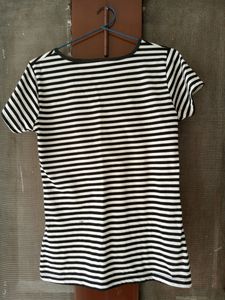 Black &amp;White Strip Tshirt