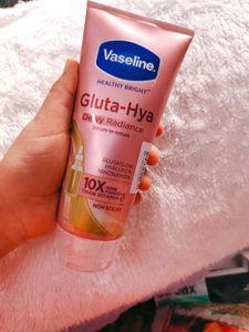 Vaseline Gluta-Hya Dewy Radiance Lotion for Face &amp;