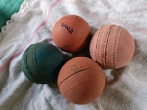 Cricket Ball 4 Bals