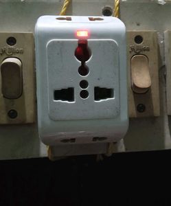 A 3 Pin Socket