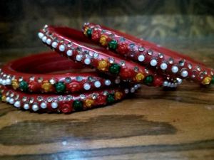 Red &amp; Floral Bangle Set