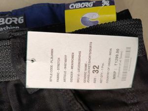 Stylish Black Cargo Pants, 32 Size