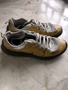 Nike Air Max Axis Shoes