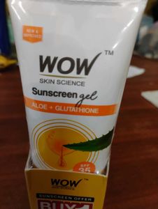 Wow Sunscreen Gel Aloe + Glutathione Spf35