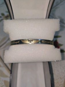 Gold-Accented Men&#39;s Bracelet