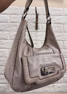 Y2K Authentic Guess Hobo Bag 💼