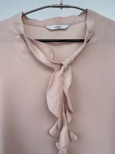 🎀Elegant Tie-Neck Blouse 🎀