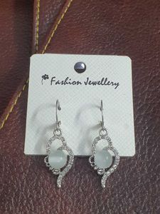 Elegant Silver Earrings UNUSED