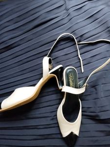 Elegant Beige Casual Shoes