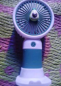1 mini Electric Fan