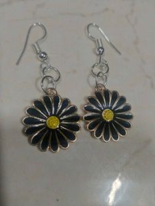 Daisy Drop Earrings