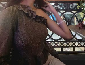 One shoulder Top