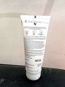 Forever Radiance Face Wash