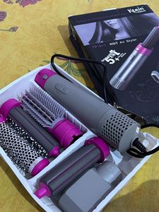 Premium hair protection with anti-static effect