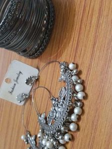 Hoop Earrings with Pearls