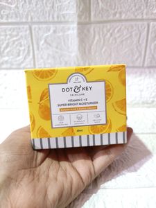 💛Dot And Key Vitamin C Moisturizer💛