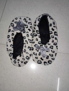Cozy Leopard Print Slippers
