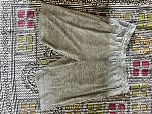Uniqlo Shorts Unisex 100% Original
