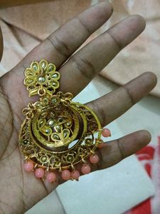 Earing With Mangtika Set