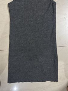 Sleeveless Grey long top