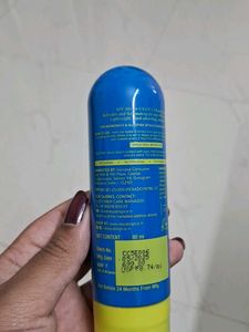 Aqualogica Suncreen and makeup setting mist