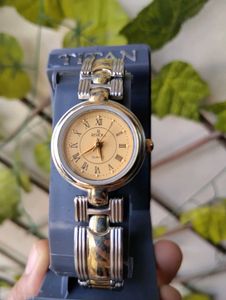 Elegant  Gold-Tone Women&#39;s Watch