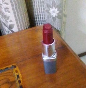 Pack Of 2 Colorbar Lipsticks With Freebies