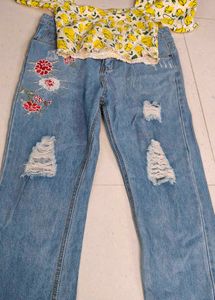 Embroidered Ripped Jeans