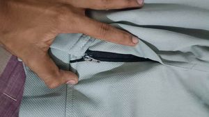 Stylish grey lycra pant