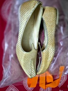 Original Manyavar nagra shoe