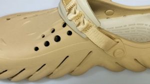 Crocs Echo Clogs