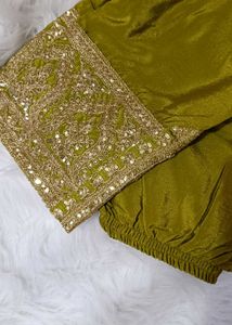Embellished Pakistani Kurta Set