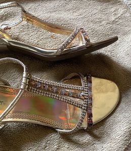 Golden Heels With Diamonds🇺🇸
