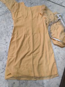 Party Wear Suit With Heavy Dupatta..