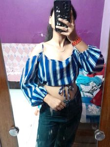 A Cute Crop Top With Beautiful Sleeves🎀❣️
