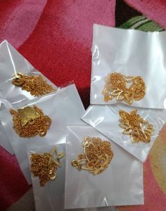 Brand New Premium Golden Bow Necklace