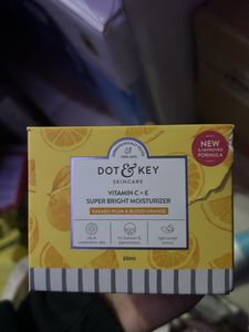 Dot & Key Super Bright Moisturizer