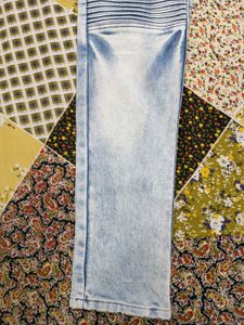 Stylish Light Wash Jeans