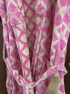 Pink &amp; White Diamond Pattern Bath Robe