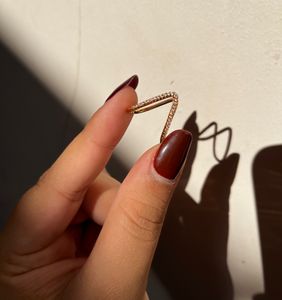 V shape Reversible gold ring